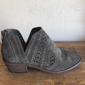 Vince Camuto Prasada Bookies